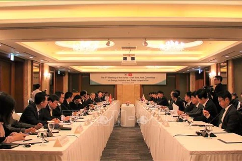 越韩工业、贸易、能源合作混合委员会第九次会议在韩国举行