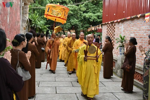 泰国王御赐袈裟布施仪式在河内举行