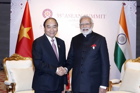 第35届东盟峰会：越南政府总理阮春福与印度总理进行会晤 