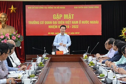 越共中央宣教部部长武文赏会见2019-2022年任期越南驻外大使和代表机构首席代表