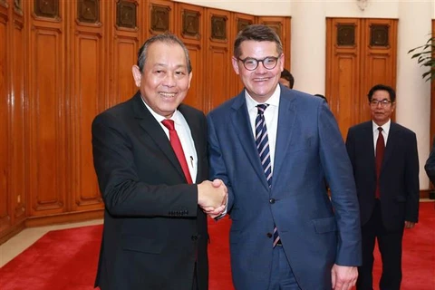 越南政府副总理张和平会见德国黑森州议会议长