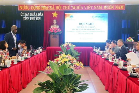越南富安省与世行合作会议在富安省举行