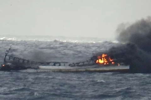 韩国总统指示尽快对发生火灾致包括越南船员失联的一渔船采取救援工作