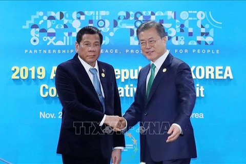 东盟-韩国峰会：韩国和菲律宾领导人同意促进自由贸易协定谈判