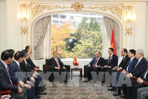越南政府总理阮春福会见韩越友好协会主席崔英珠