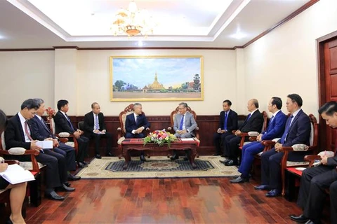 越南驻老挝大使馆庆祝老挝国庆44周年