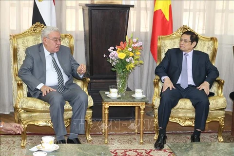 越共中央政治局委员、中央书记处书记、中央组织部部长范明正对埃及进行工作访问