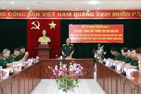 越南和柬埔寨联合举行2019年陆地边界地区搜救演习