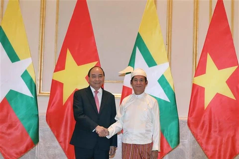 越南政府总理阮春福会见缅甸总统