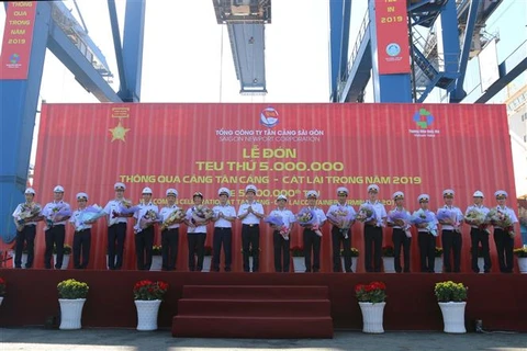 越南西贡新港总公司迎来第500万个标准箱