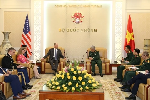 越南国防部副部长阮志咏上将会见美国助理国务卿戴维·斯蒂尔韦尔