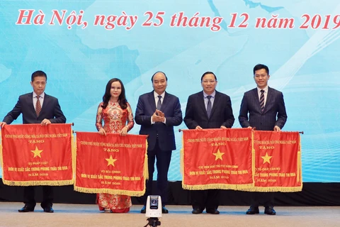 阮春福总理出席政府办公厅2019年工作总结暨2020年工作部署会议
