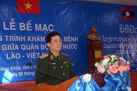 越老军队为老挝丰沙里省居民免费看病送药惠及1.2万民众