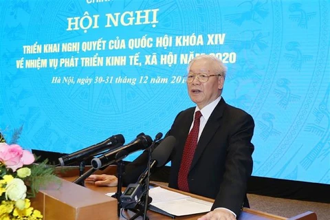 越共中央总书记、国家主席阮富仲出席政府与各地方视频会议并发表重要讲话