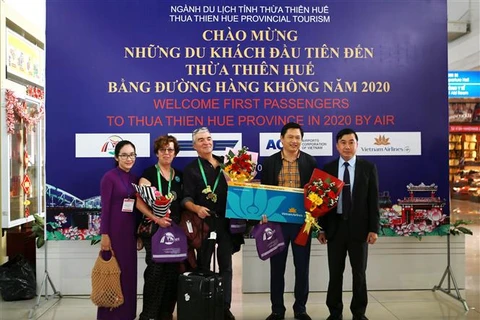 越南承天顺化、永隆和广平等省迎来2020年首批游客