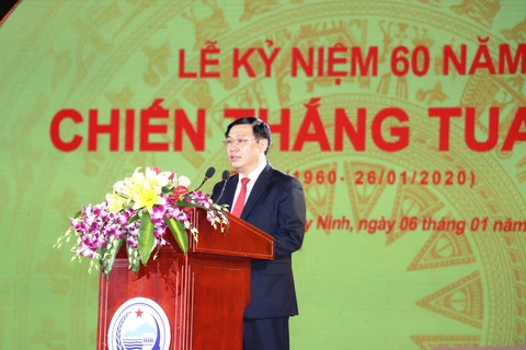 越南政府副总理王廷惠出席苏海战争胜利60周年纪念活动