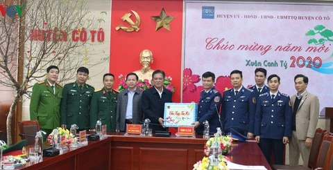 越南海警第一警区举行“海洋岛屿迎春”活动