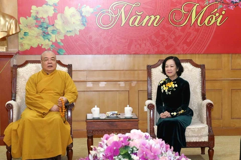 越共中央民运部长张氏梅会见越南佛教协会中央委员会代表团
