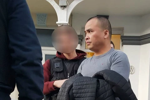 英国警察逮捕涉嫌拐卖越南人口到英国犯罪团伙的对象