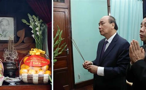 阮春福总理春节前在主席府内的67号房向胡志明主席敬香