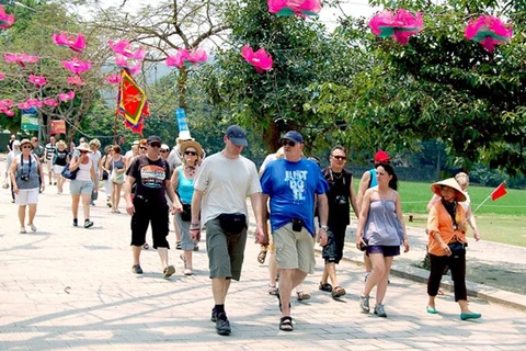 2020庚子年春节假期河内旅游接待人数出现较大的波动
