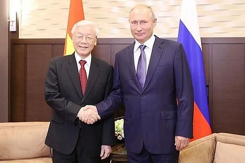 越俄两国领导人就两国建交70周年互致贺电