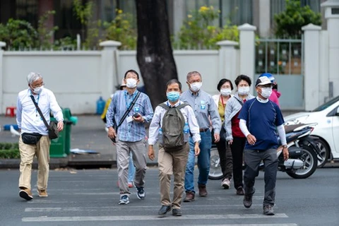 新型冠状病毒感染肺炎疫情：对来自或经过中国疫区入境的游客进行隔离观察
