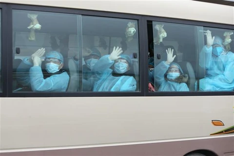 新冠肺炎疫情：30名越南公民安全回国