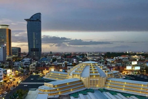 柬埔寨首相把该国2020年经济增长预期下调至6%左右