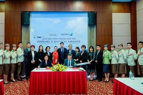 越竹航空与Vinpearl携手合作开发航空、旅游产品套餐服务
