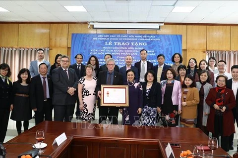 芬兰—越南友好协会荣获越南的友谊勋章