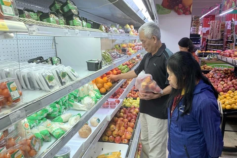 政府总理指示为首都河内的超市和商店提供足够的商品
