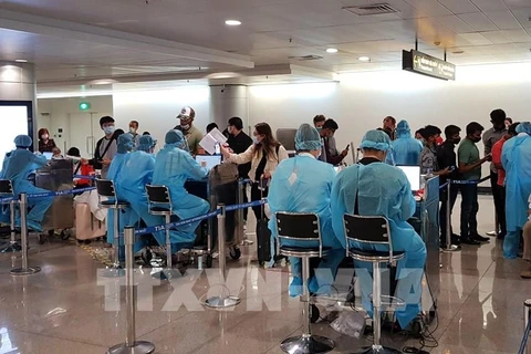 河内市对入境人员进行清查 遏制新冠肺炎扩散蔓延