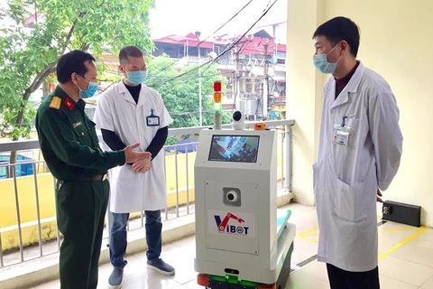 越南成功研发出医用物流机器人 更好服务新冠肺炎疫情防控工作