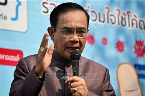 泰国暂停所有武器采购项目 动员民众居家迎接泼水节