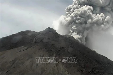 印尼默拉皮火山再度喷发