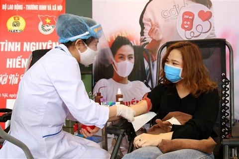 越南青年联合会发起无偿献血活动