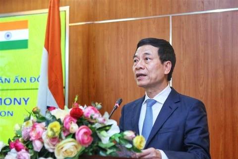 越南与印度友好协会向印度人民捐赠10万只抗菌口罩