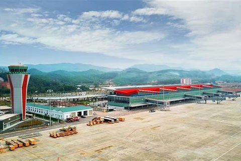自5月4日起广宁省云屯国际机场恢复商业航线运营