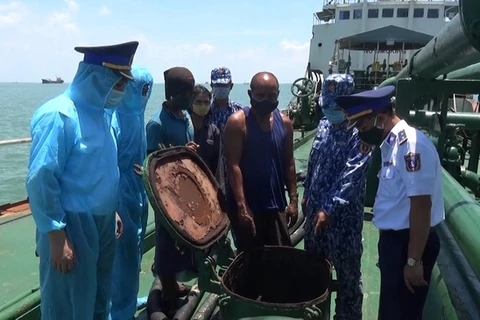  越南海警第三区司令部破获一起外籍船只非法运输170万升柴油案件