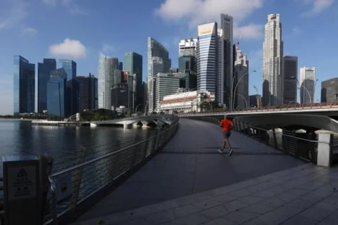 新加坡今年内第三次下调经济增长预期