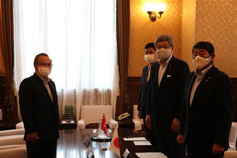 日本众议员高度评价越南新冠肺炎疫情防控工作取得的积极成果