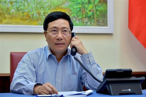 越南政府副总理兼外交部长范平明同日本外交大臣通电话