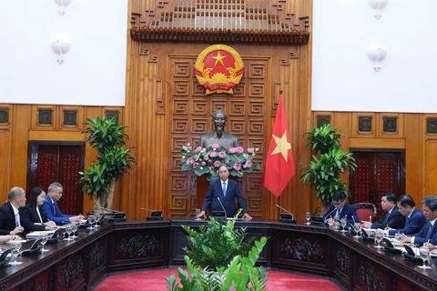政府总理阮春福会见在越投资的中国企业代表团