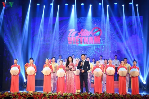 “为越南自豪”艺术晚会：表彰新冠肺炎疫情防控一线力量