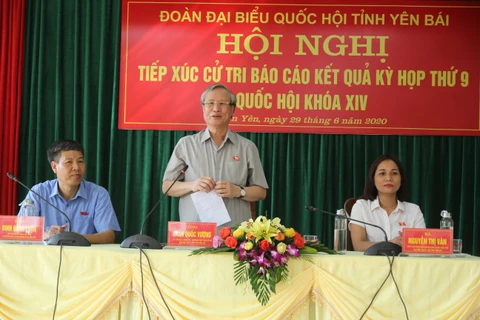 越共中央书记处常务书记陈国旺与安沛省选民面对面交流