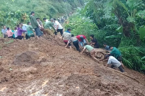 天灾来袭 越南多地方受损严重