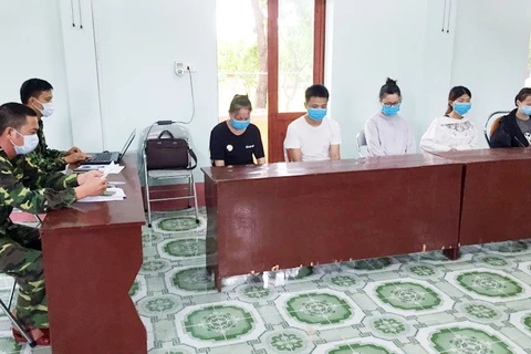 一名劳动人员非法入境被拘留并送往广宁省接受集中隔离 