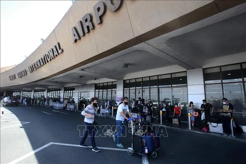 新冠肺炎疫情：菲律宾从8月起允许持有菲律宾长期签证的外国人入境