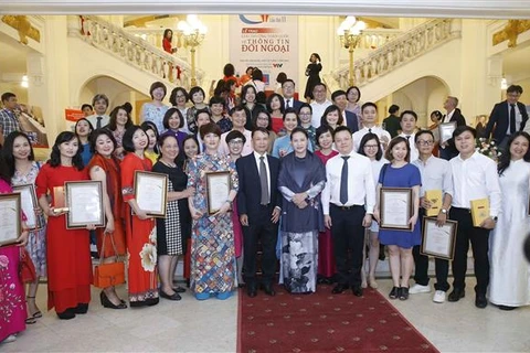 第六次全国对外新闻奖颁奖仪式 在河内举行 越通社拿下44个奖项